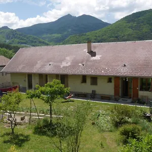 https://chambres-et-table-dhote-le-petit-radis.hotels-rhonealpes.com