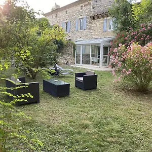 https://appartement-les-lauriers-roses.hotels-rhonealpes.com